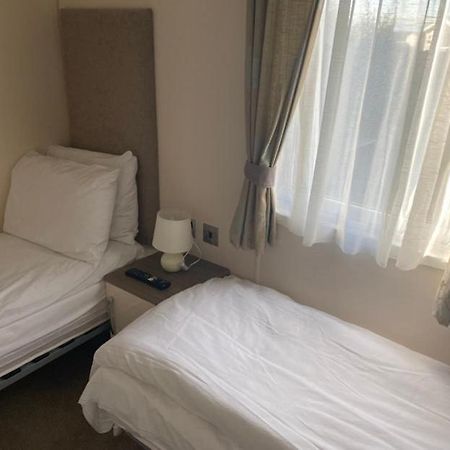 2 Bed, 2 Bath Lodge Style Caravan With Hot Tub & Private Garden At Patrington Haven Leisure Park المظهر الخارجي الصورة